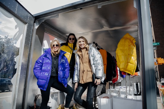 惊现一家“嗖”的一声会跑的快闪店不朽情缘游戏平台前方高能！纽约(图3)